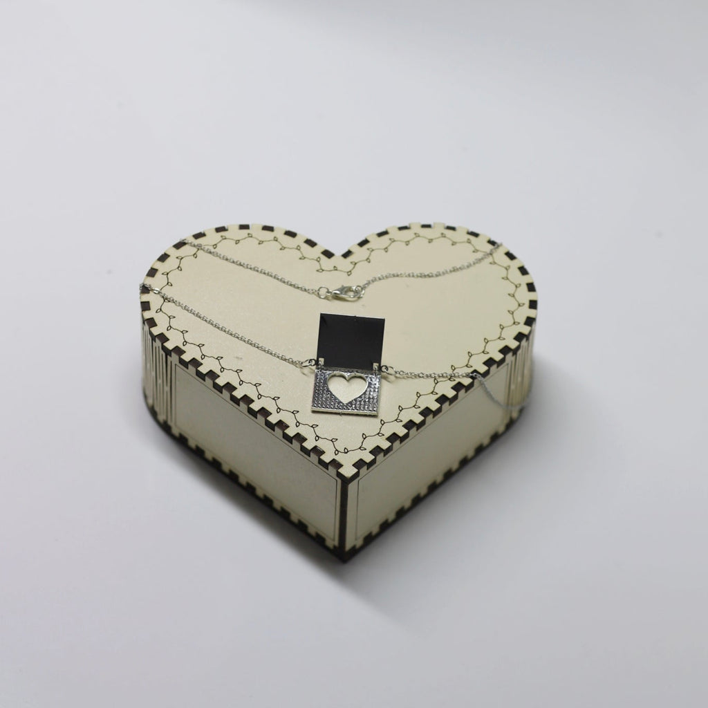 Kişiye Özel Çelik Kolye - Kalp İçinde Fotoğraf