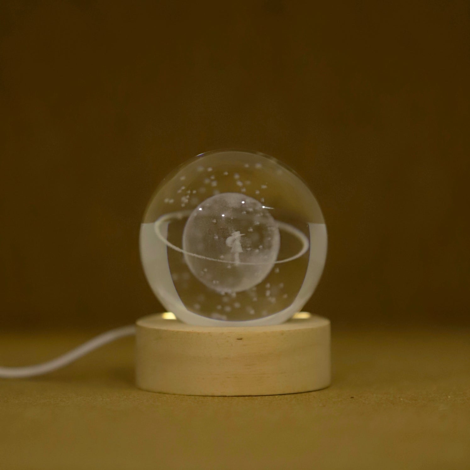 Renkli Satürn Kar Küresi