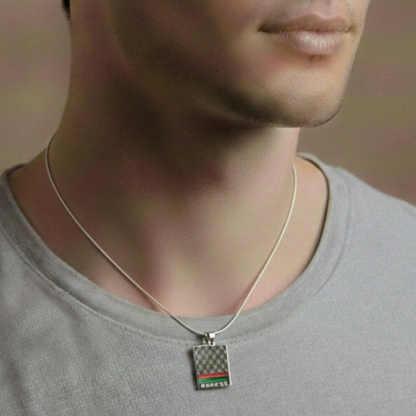 Çelik Çizgili Kolye - Minimalist Tasarım